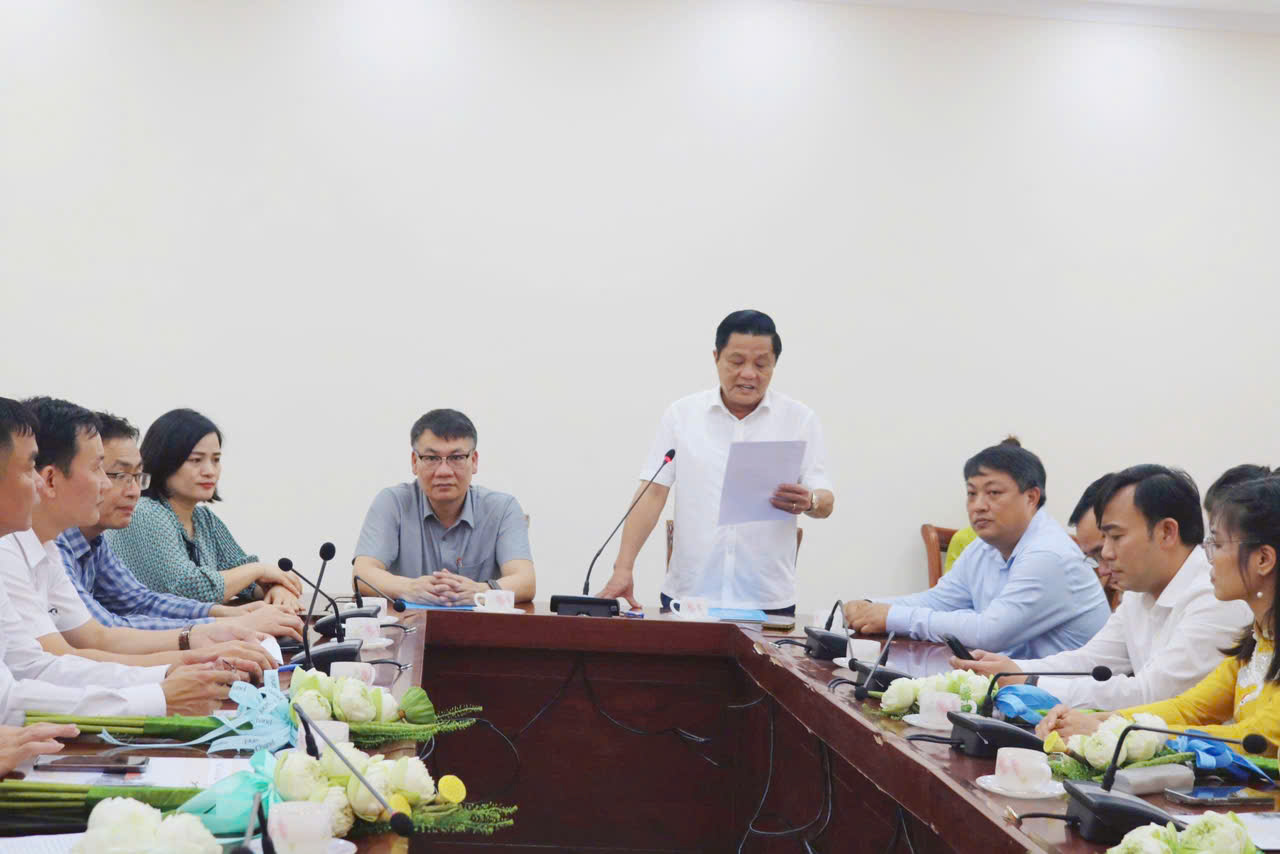 Xã Mê Linh tổ chức Hội nghị công bố các Quyết định về công tác cán bộ khối Giáo dục và Trạm y tế trên địa bàn xã- Ảnh 7.