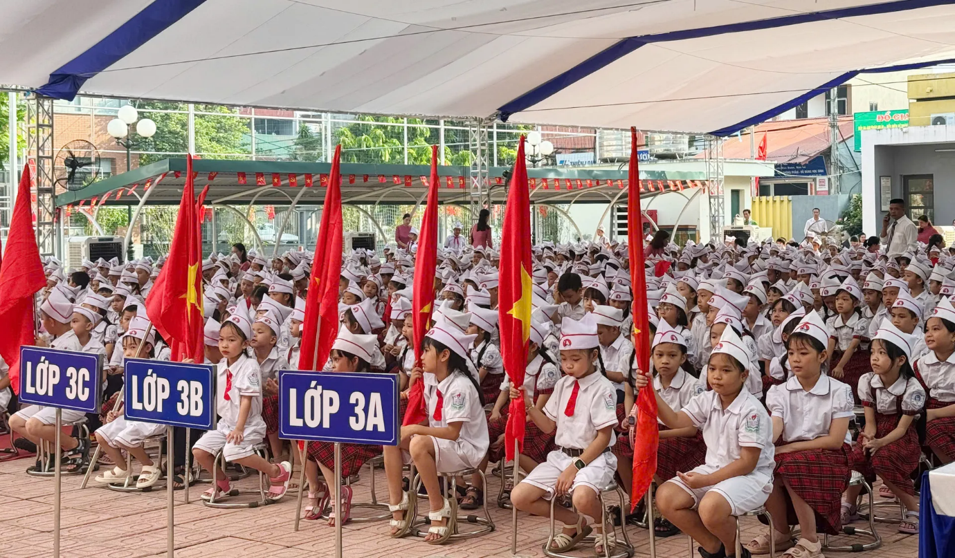 A group of children sitting in a tent  AI-generated content may be incorrect.