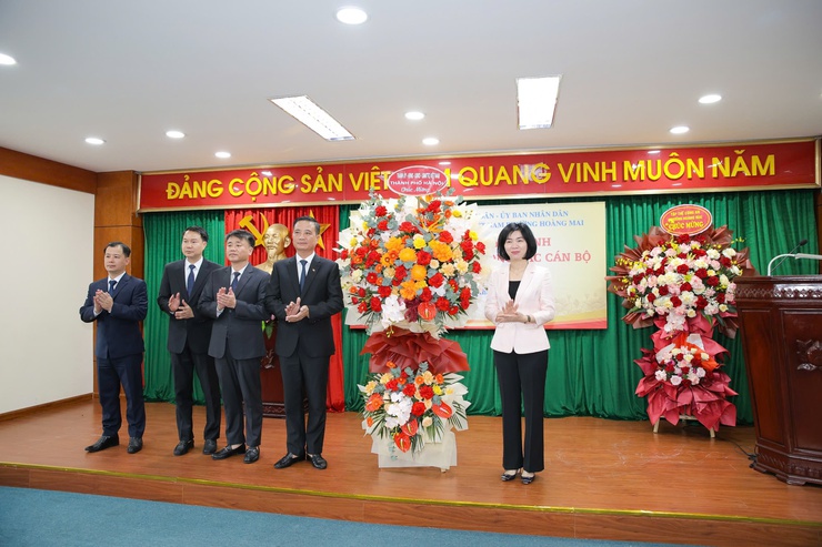 Chỉ định Chủ tịch, Phó Chủ tịch, Trưởng các Ban của Hội đồng nhân dân xã Phù Đổng và Chủ tịch, Phó Chủ tịch UBND phường Hoàng Mai nhiệm kỳ 2021 - 2026- Ảnh 2.