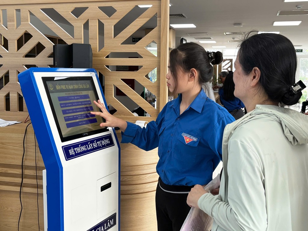 Tuổi trẻ xã Gia Lâm xung kích xây dựng chính quyền số, xã hội số từ cơ sở- Ảnh 2.