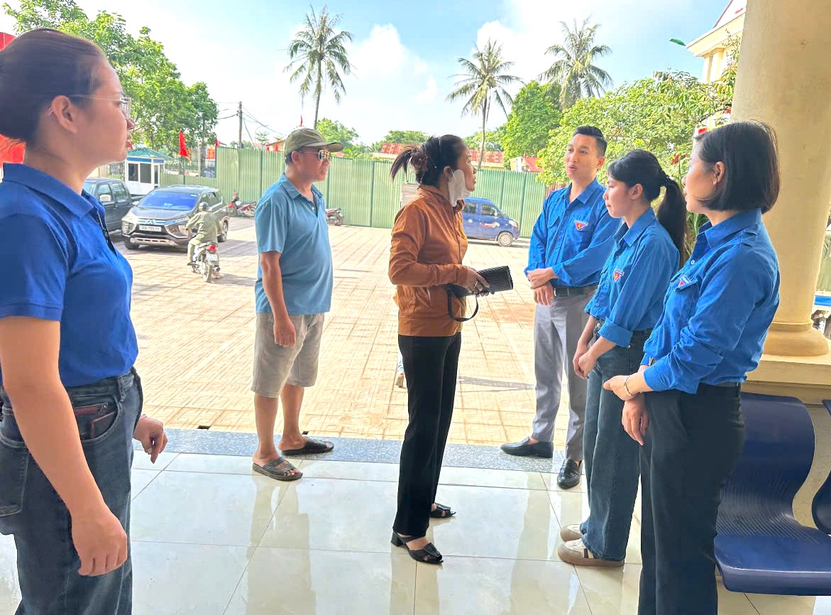 Thanh niên xã Đại Xuyên ra quân đội hình tình nguyện hỗ trợ vận hành chính quyền địa phương hai cấp- Ảnh 2.