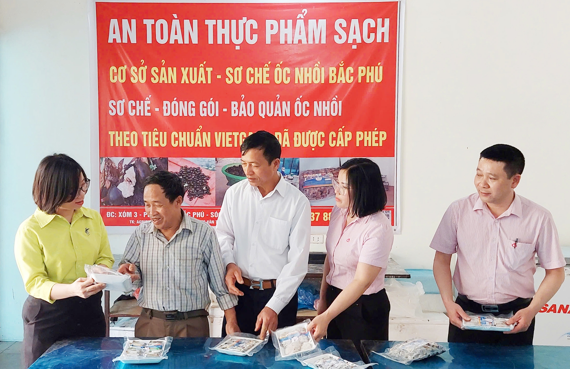 Nguồn vốn tín dụng chính sách: “Đòn bẩy” phát triển sản phẩm OCOP và làng nghề Hà Nội- Ảnh 3.