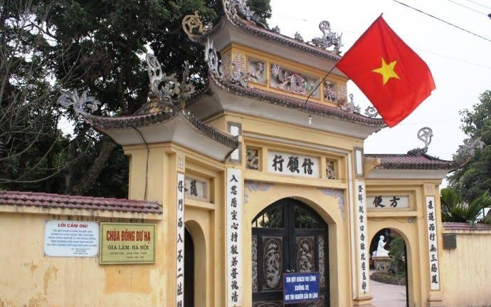 CHÙA ĐÔNG DƯ HẠ CỔ KÍNH BÊN DÒNG SÔNG HỒNG