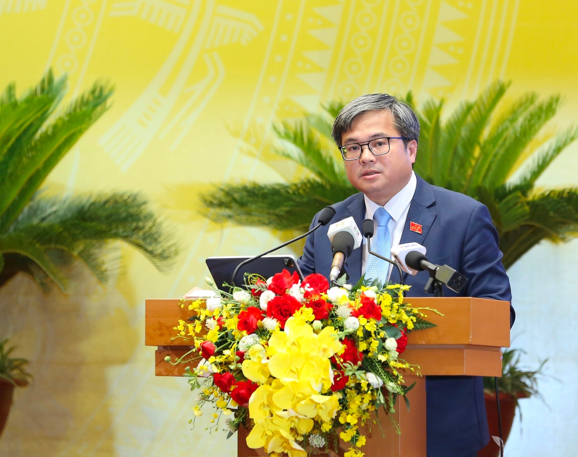 Khai mạc Kỳ họp thứ hai mươi lăm, HĐND thành phố Hà Nội khóa XVI- Ảnh 10.
