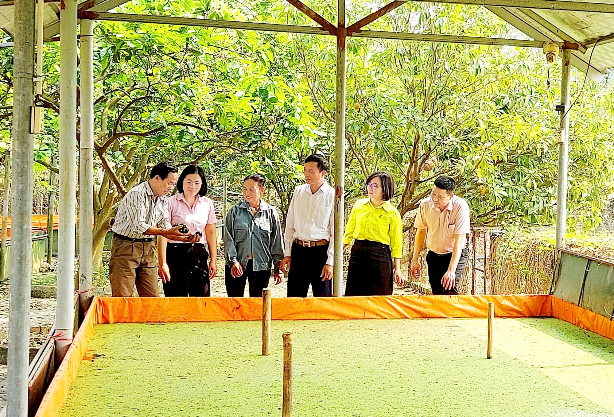 Nguồn vốn tín dụng chính sách: “Đòn bẩy” phát triển sản phẩm OCOP và làng nghề Hà Nội- Ảnh 4.