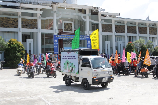 Hà Nội mít tinh hưởng ứng ngày Dân số thế giới 11/7- Ảnh 4.