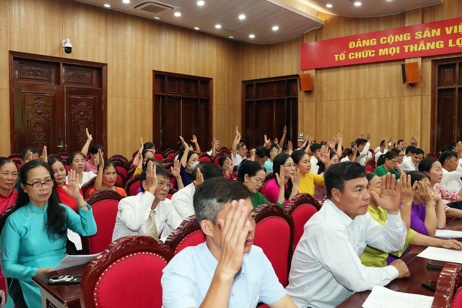 Kỳ họp thứ hai HĐND phường khoá I, nhiệm kỳ 2021 – 2026 thông qua 06 nghị quyết với sự thống nhất cao- Ảnh 3.