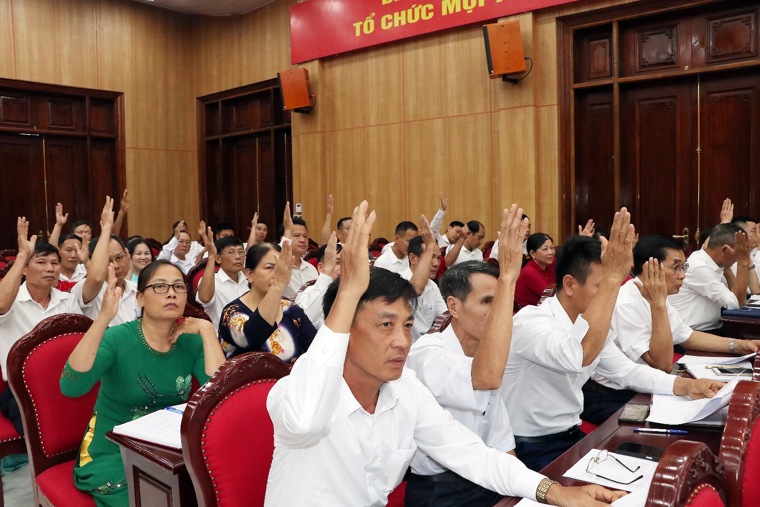 Kỳ họp thứ hai HĐND phường khoá I, nhiệm kỳ 2021 – 2026 thông qua 06 nghị quyết với sự thống nhất cao- Ảnh 4.