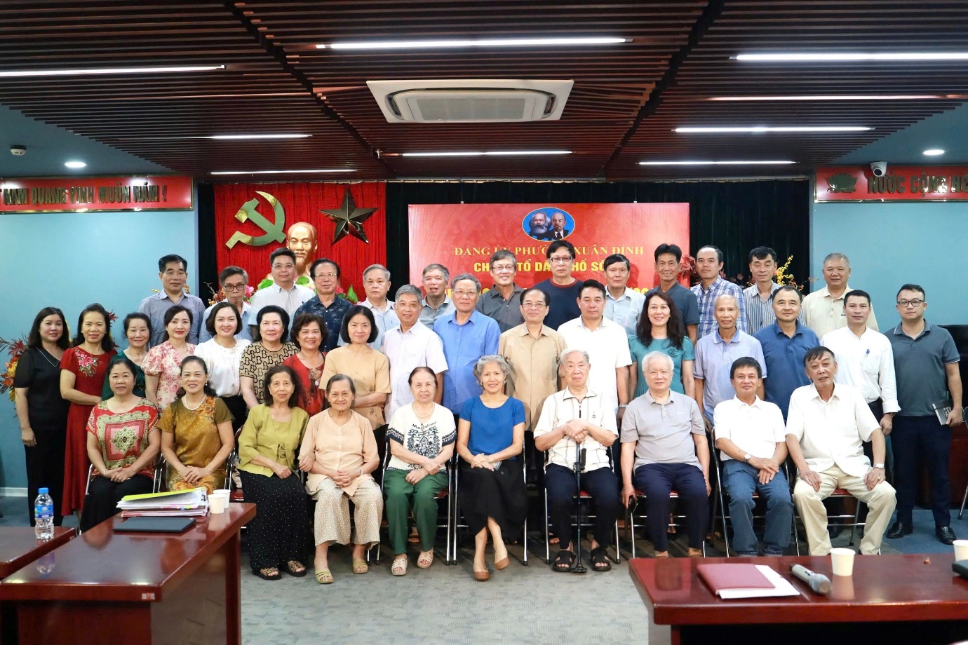 Bí thư Đảng uỷ phường Xuân Đỉnh dự sinh hoạt Chi bộ Tổ dân phố số 12- Ảnh 4.