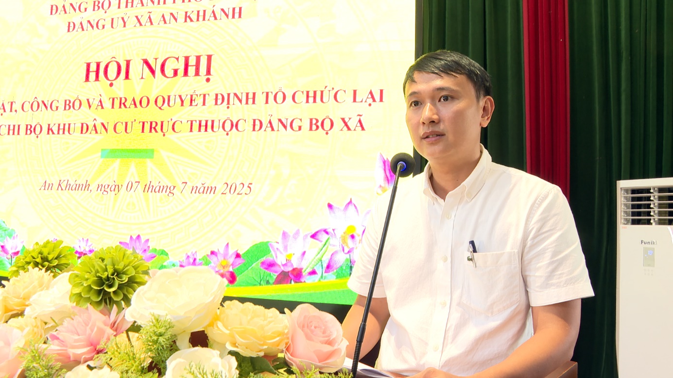 Đảng ủy xã An Khánh gặp mặt, công bố và trao Quyết định tiếp nhận các chi bộ khu dân cư trực thuộc Đảng bộ xã- Ảnh 2.