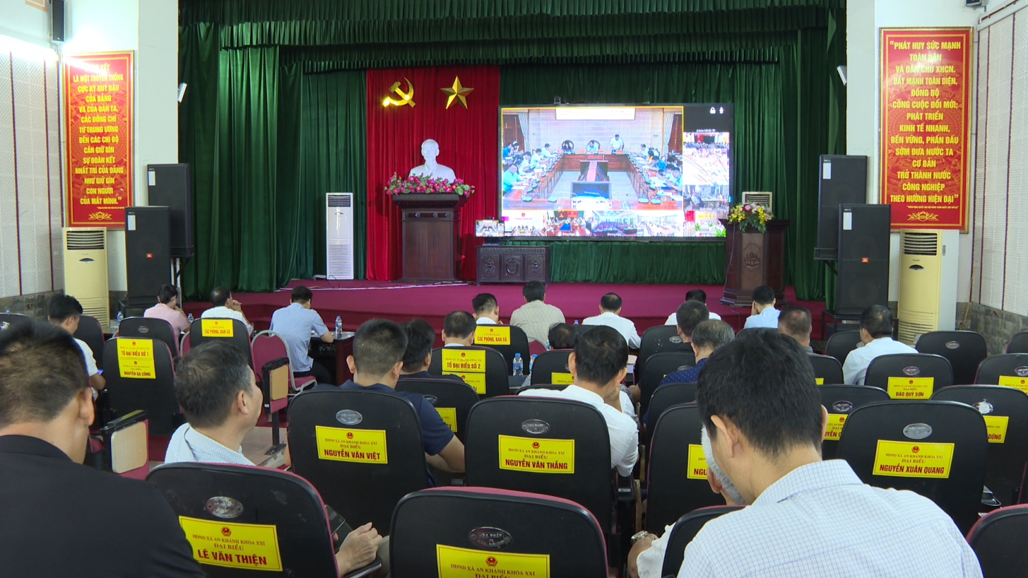 Đại biểu Quốc hội Thành phố Hà Nội - Đơn vị bầu cử số 5 tiếp xúc cử tri sau kỳ họp thứ 9 Quốc hội khóa XV- Ảnh 1.