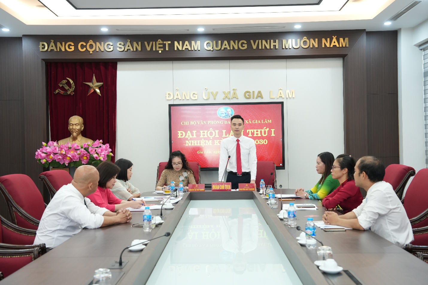 Đại hội Chi bộ Văn phòng Đảng ủy xã Gia Lâm lần thứ nhất, nhiệm kỳ 2025–2030 thành công tốt đẹp- Ảnh 2.