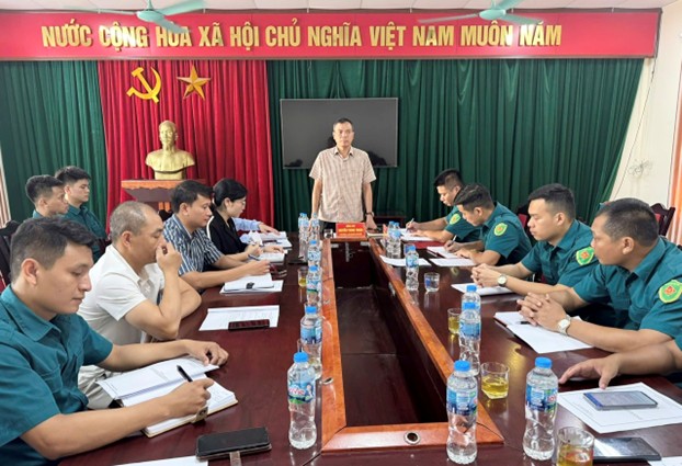 Đồng chí Bí thư Đảng ủy xã An Khánh làm việc với Ban chỉ huy Quân sự xã- Ảnh 1.