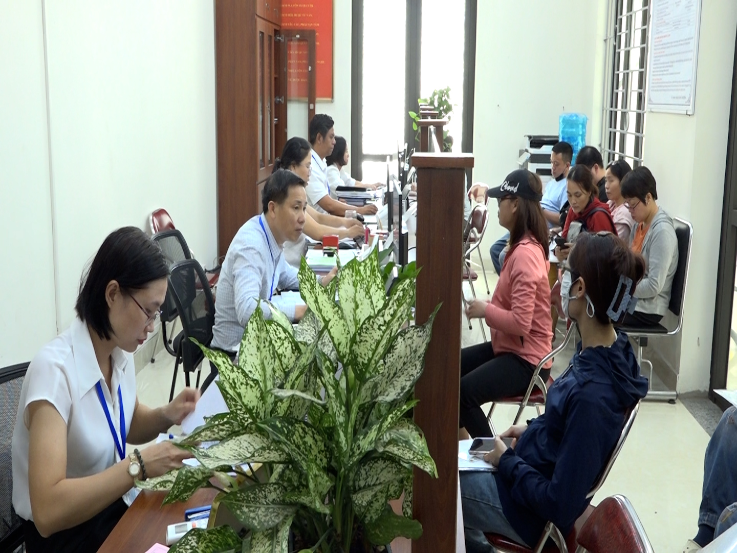 Phường Tây Tựu chỉ đạo đảm bảo giải quyết thủ tục hành chính cho công dân- Ảnh 1.