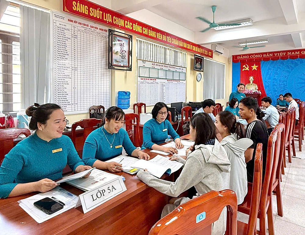 Các trường Trung học cơ sở trên địa bàn xã Xuân Mai hoàn thành công tác tuyển sinh trực tuyến năm học 2025 - 2026- Ảnh 1.