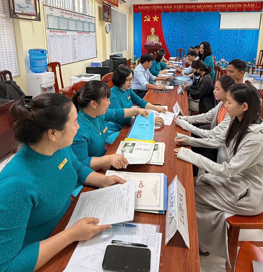 Các trường Trung học cơ sở trên địa bàn xã Xuân Mai hoàn thành công tác tuyển sinh trực tuyến năm học 2025 - 2026- Ảnh 3.