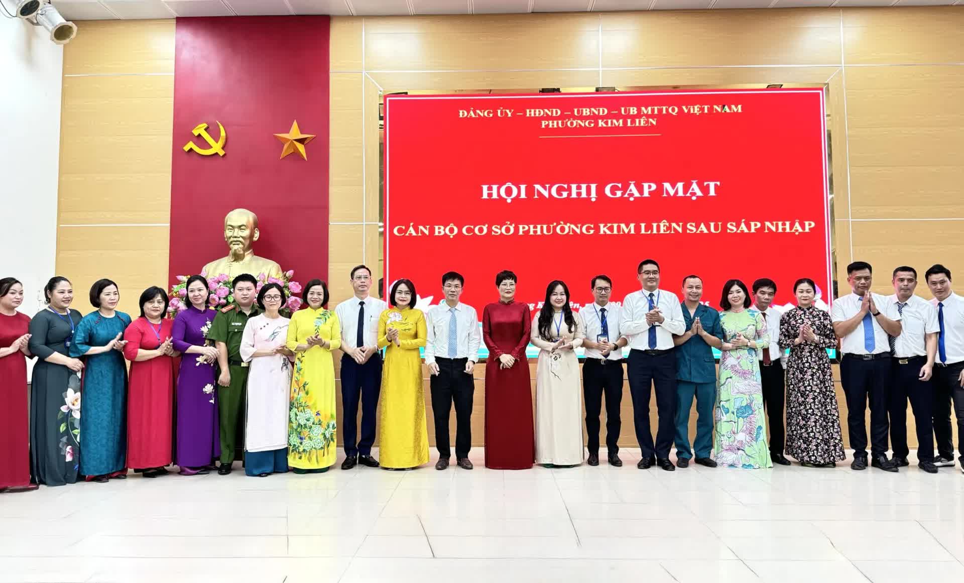 Phường Kim Liên gặp mặt 250 cán bộ cơ sở sau sáp nhập- Ảnh 2.