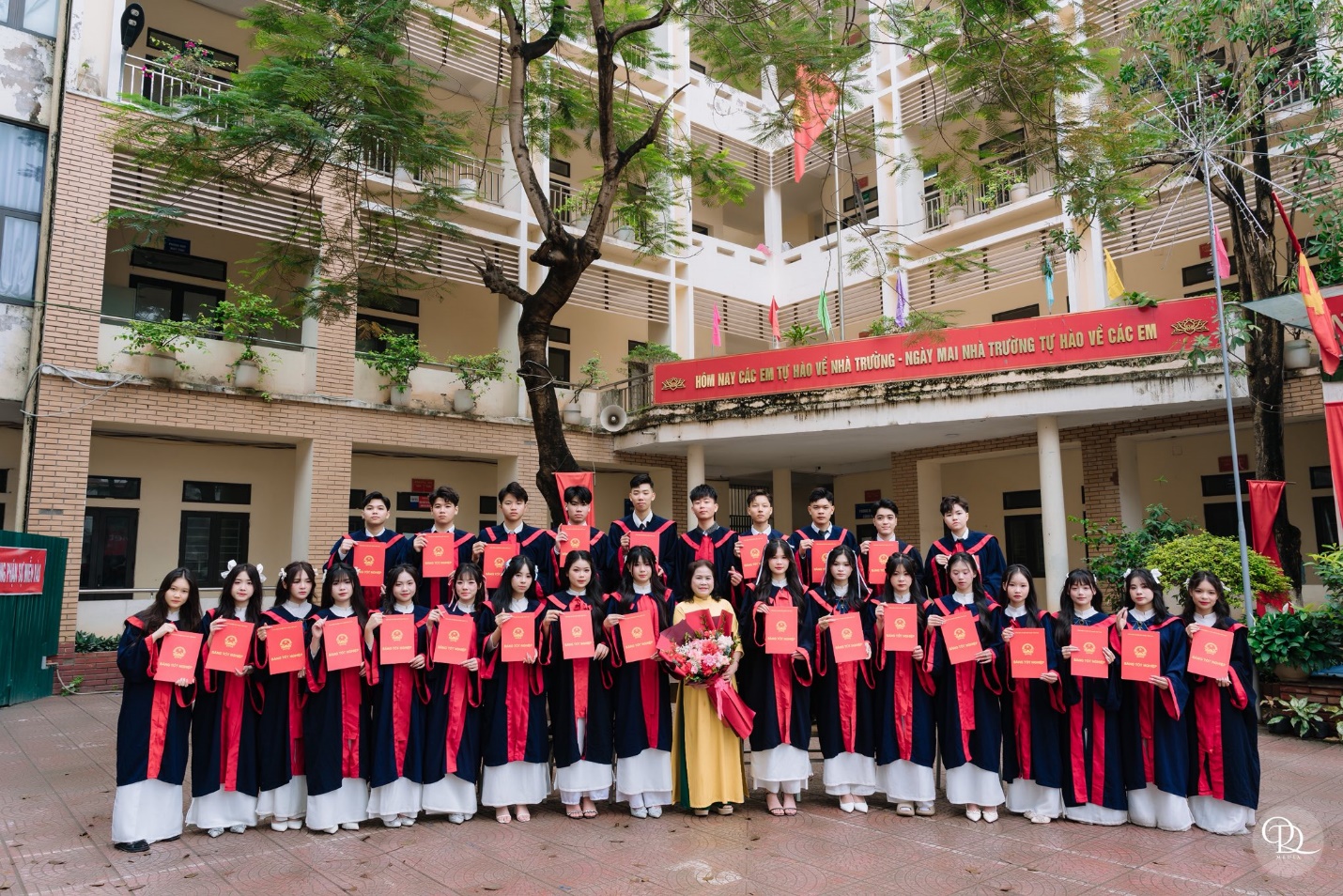 D:\kho\truyền thanh huyện\2025\2025.7\GDTX\516873738_1303489888446457_5505963560510117812_n.jpg