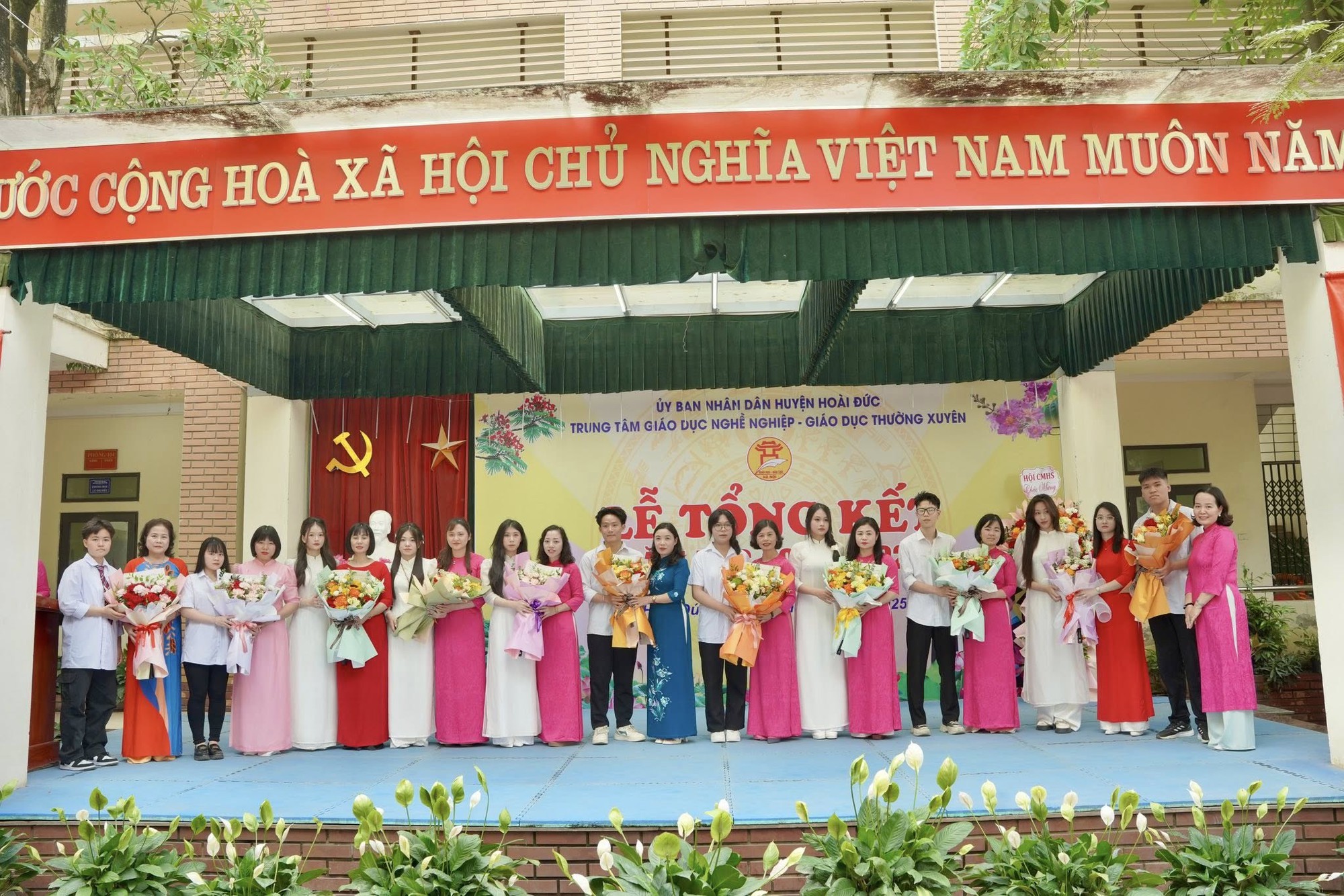 D:\kho\truyền thanh huyện\2025\2025.7\GDTX\517121024_1303491921779587_3190695821714152677_n.jpg