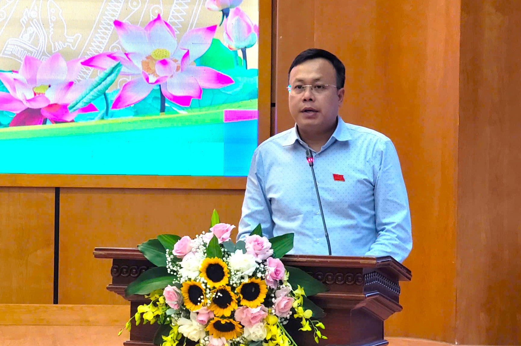 Cử tri phường Ba Đình, Ngọc Hà, Giảng Võ kiến nghị đẩy nhanh tiến độ cải tạo, xây mới, sửa chữa các khu chung cư cũ- Ảnh 2.
