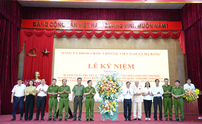 Xã Hạ Bằng- Trọng thể Lễ kỷ niệm 80 năm Ngày truyền thống Công an Nhân dân Việt Nam- Ảnh 1.