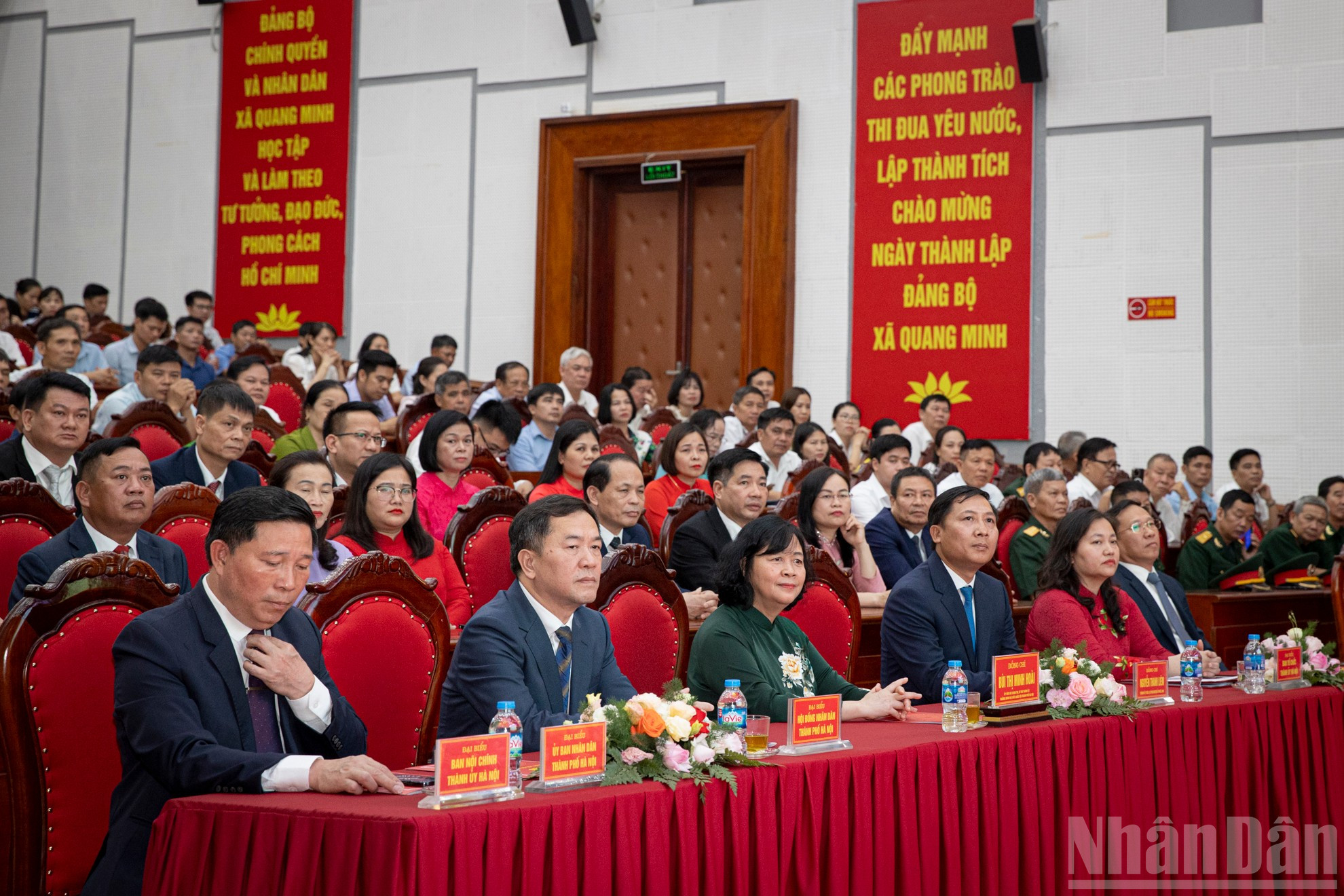[Ảnh] Bí thư Thành ủy Hà Nội trao quyết định về công tác cán bộ tại xã Quang Minh- Ảnh 2.