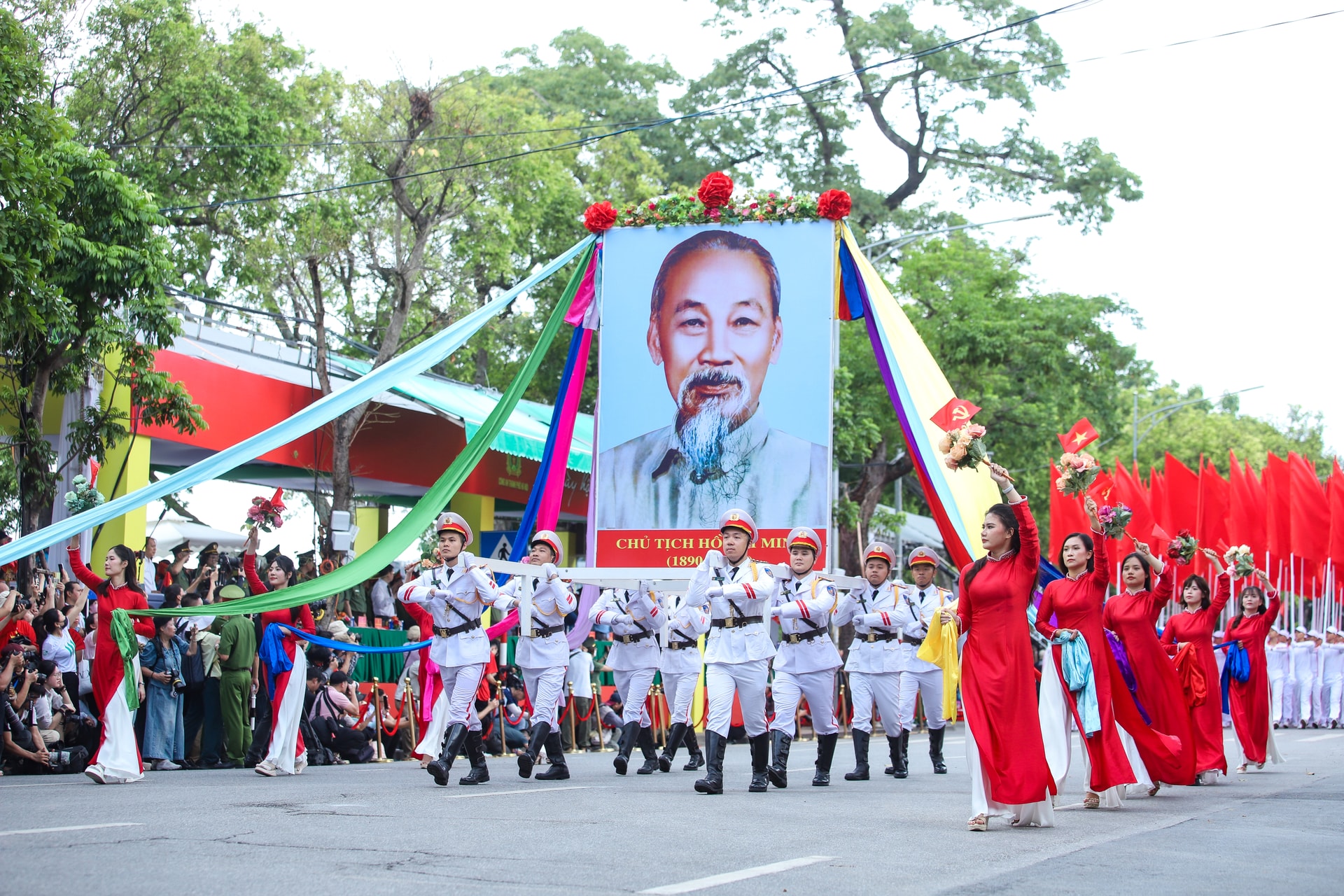 Lan tỏa tình yêu Tổ quốc qua "Ngày hội vì Thủ đô bình yên"- Ảnh 2.