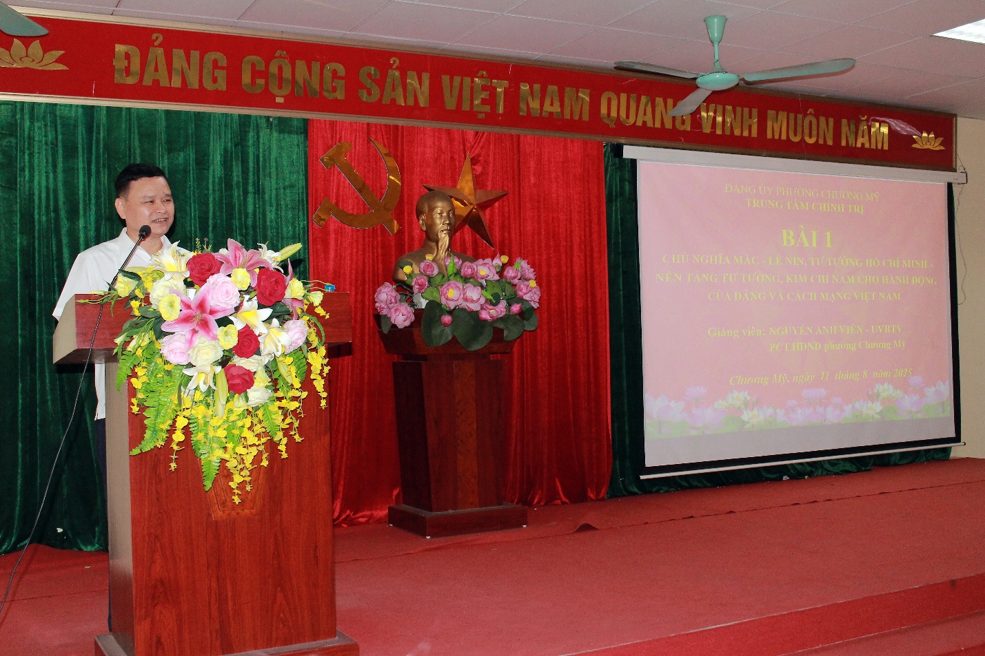 Trung tâm Chính trị khu vực Chương Mỹ khai giảng lớp bồi dưỡng chính trị cho Đảng viên mới- Ảnh 5.
