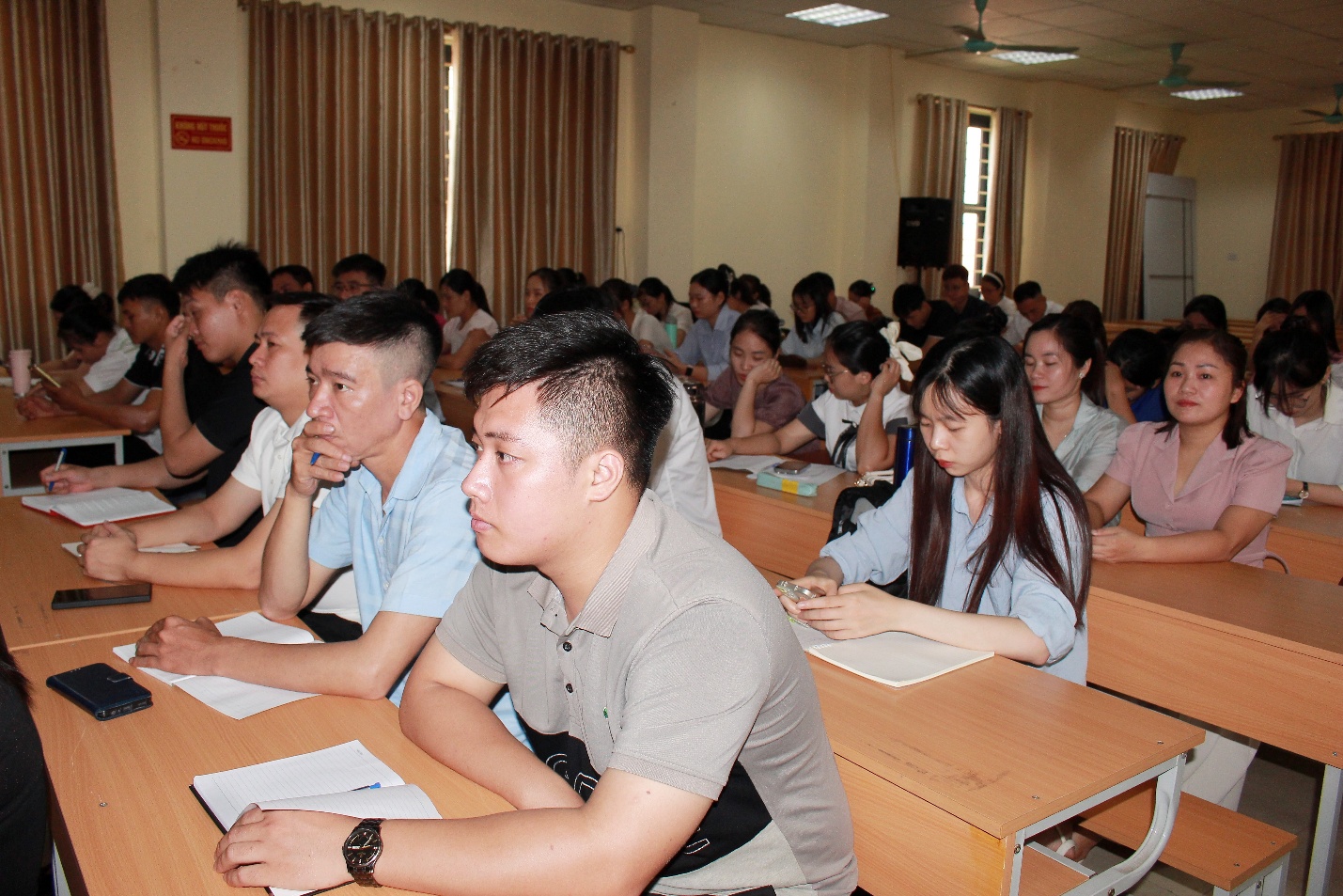 Trung tâm Chính trị khu vực Chương Mỹ khai giảng lớp bồi dưỡng chính trị cho Đảng viên mới- Ảnh 6.