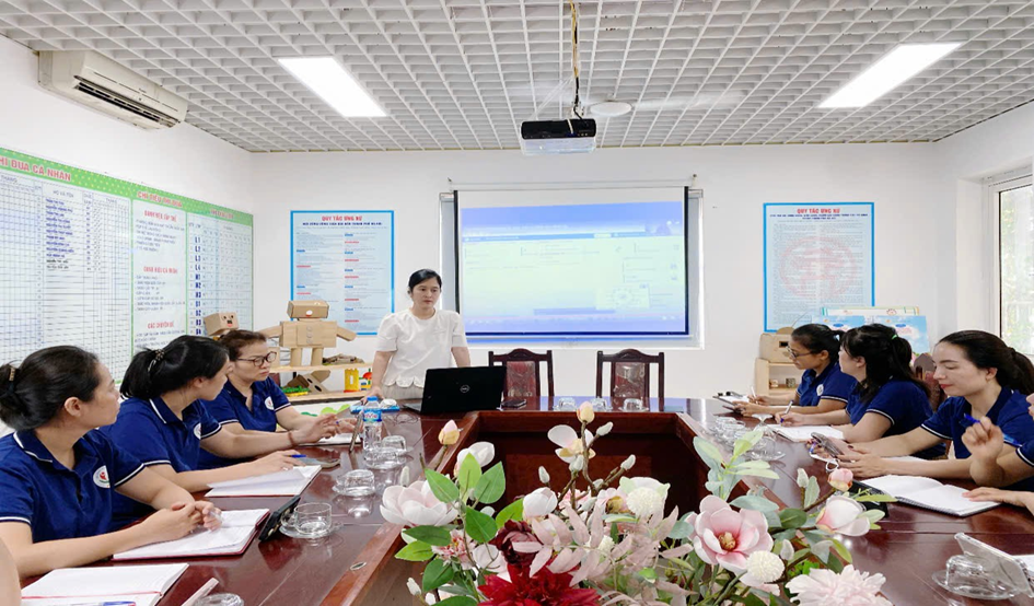 TRƯỜNG MẦM NON HOA MAI: THAM GIA TẬP HUẤN PHẦN MỀM HỒ SƠ PHIÊN BẢN NÂNG CẤP BẮT NHỊP CÔNG NGHỆ, ĐỔI MỚI QUẢN LÝ GIÁO DỤC- Ảnh 1.