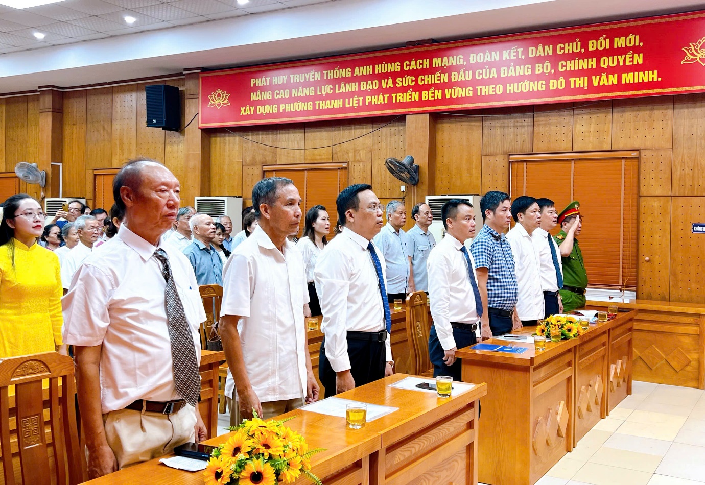 Phường Thanh Liệt long trọng tổ chức Lễ gắn biển phố Vũ Đức Uý và phố Tưởng Dân Bảo- Ảnh 1.