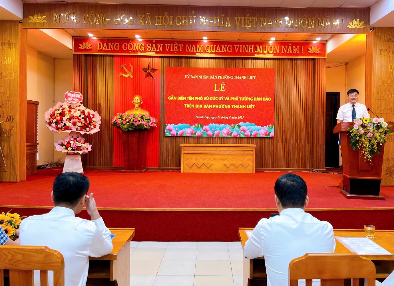 Phường Thanh Liệt long trọng tổ chức Lễ gắn biển phố Vũ Đức Uý và phố Tưởng Dân Bảo- Ảnh 2.