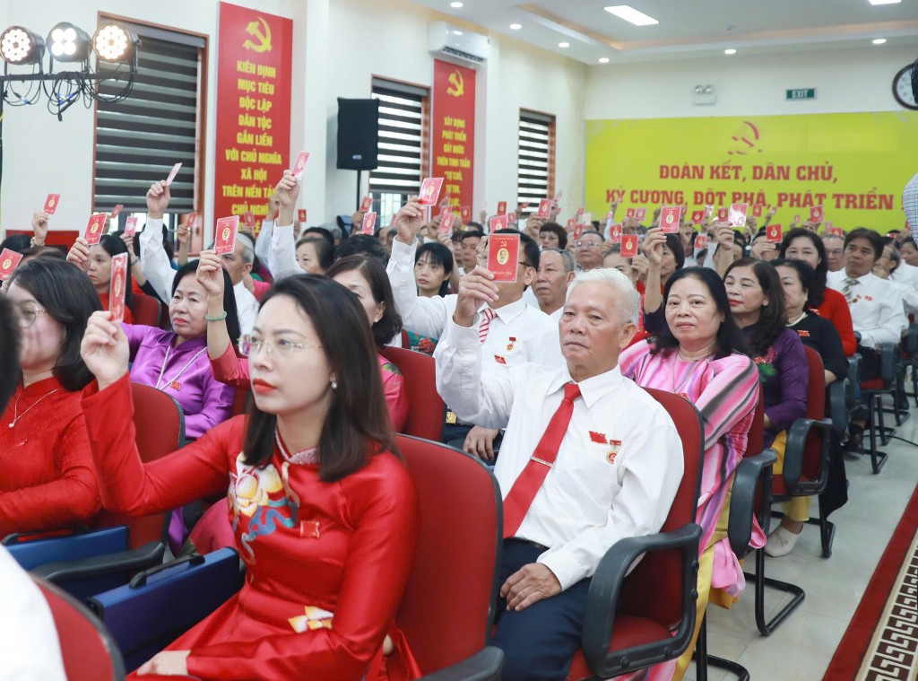 Định Công cần đặt mục tiêu top đầu chỉ số cải cách hành chính- Ảnh 6. Định Công cần đặt mục tiêu top đầu chỉ số cải cách hành chính- Ảnh 6.
