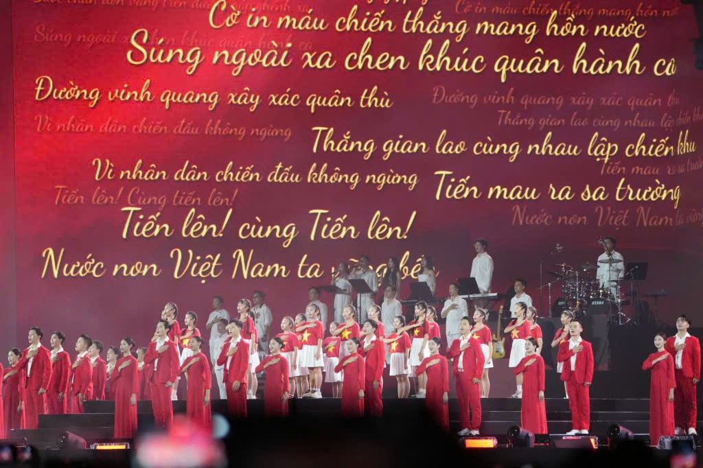 Chương trình “Tổ quốc trong tim” - “Concert quốc gia” kết nối, lan tỏa niềm tự hào- Ảnh 4.