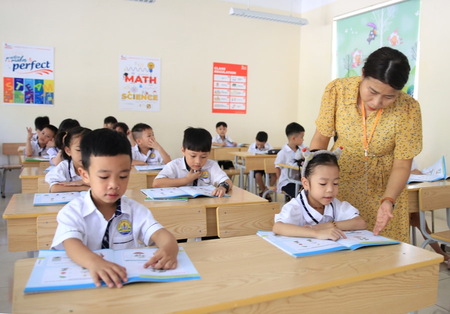 Năm học 2025-2026:Hà Nội tổ chức dạy học 2 buổi/ngày thế nào?- Ảnh 1.
