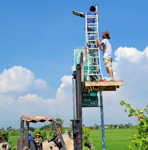Cán bộ và nhân dân thôn Yên Khê hưởng ứng phong trào “Sáng, Xanh, Sạch, Đẹp”, chào mừng Đại hội đại biểu Đảng bộ phường Chương Mỹ lần thứ I, nhiệm kỳ 2025 – 2030- Ảnh 1.