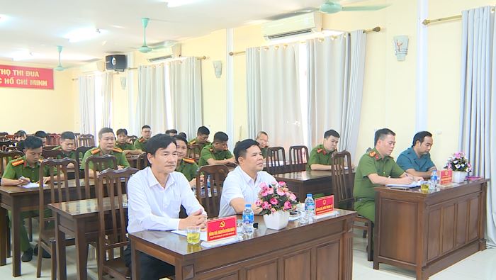 Công an xã Phúc Thọ đánh giá kết quả 01 tháng hoạt động; phát động ra quân cao điểm tấn công trấn áp tội phạm nhân dịp kỷ niệm các ngày lễ lớn- Ảnh 2.