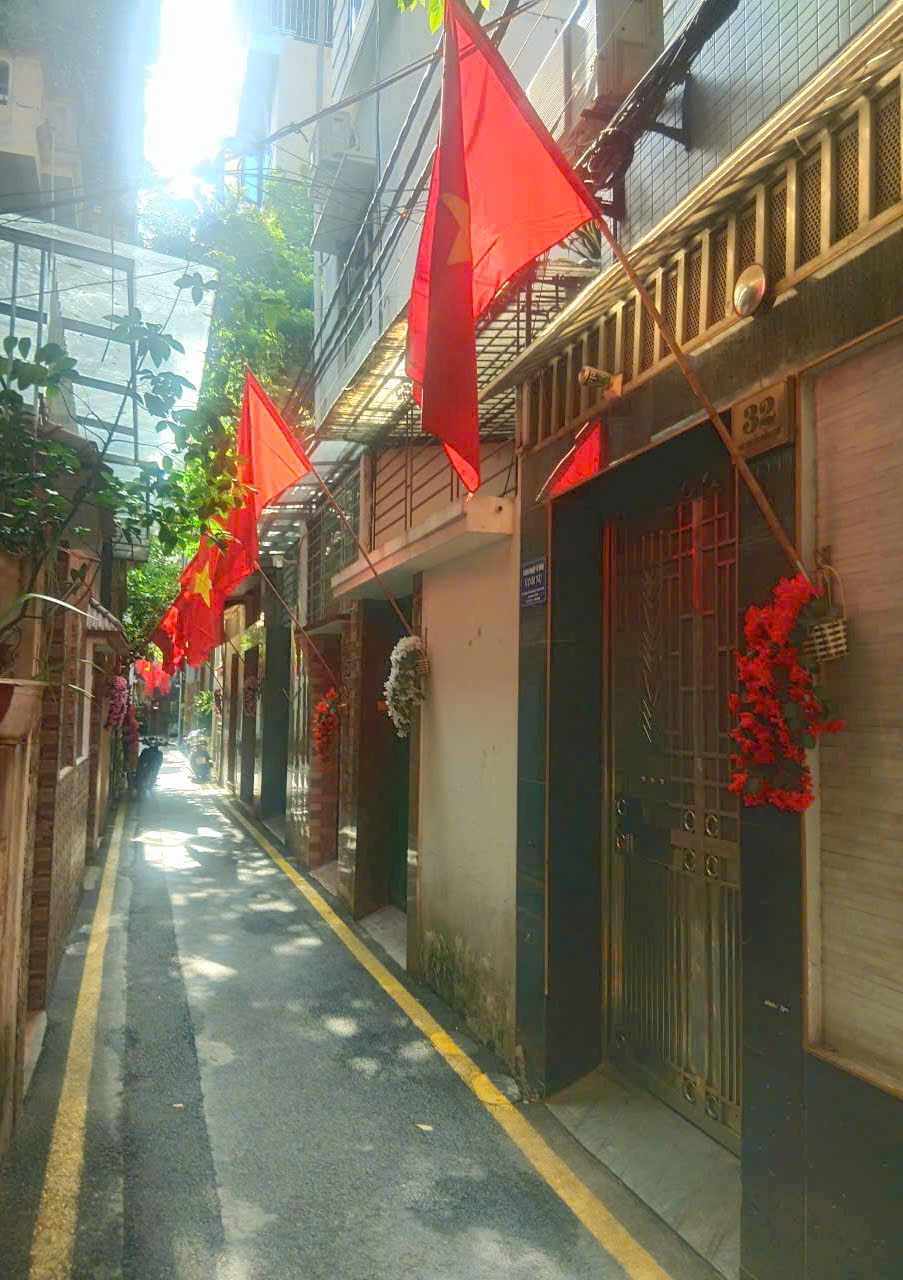 Ngọc Hà: Rực rỡ sắc cờ chào mừng Đại hội đại biểu Đảng bộ phường lần thứ I, nhiệm kỳ 2025-2030- Ảnh 14.
