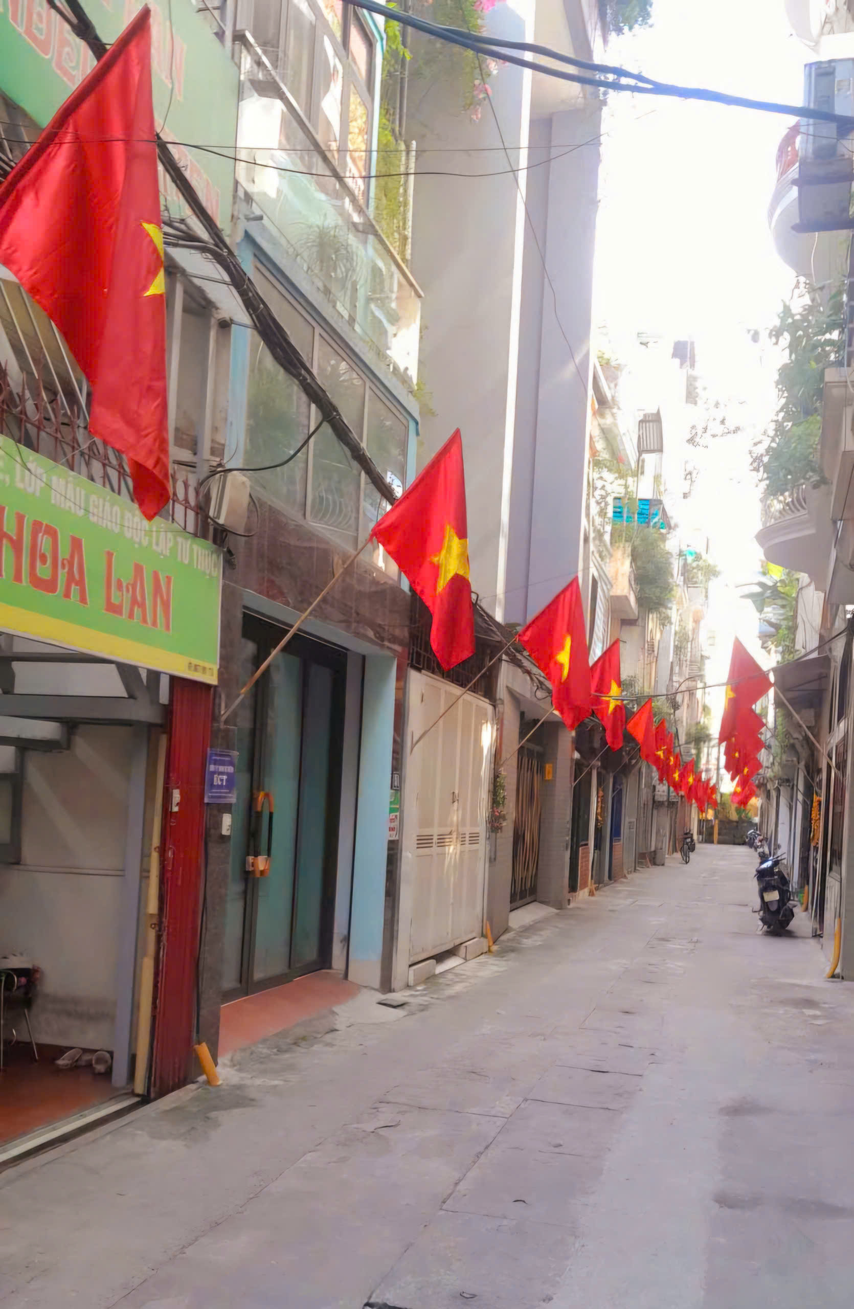 Ngọc Hà: Rực rỡ sắc cờ chào mừng Đại hội đại biểu Đảng bộ phường lần thứ I, nhiệm kỳ 2025-2030- Ảnh 16.