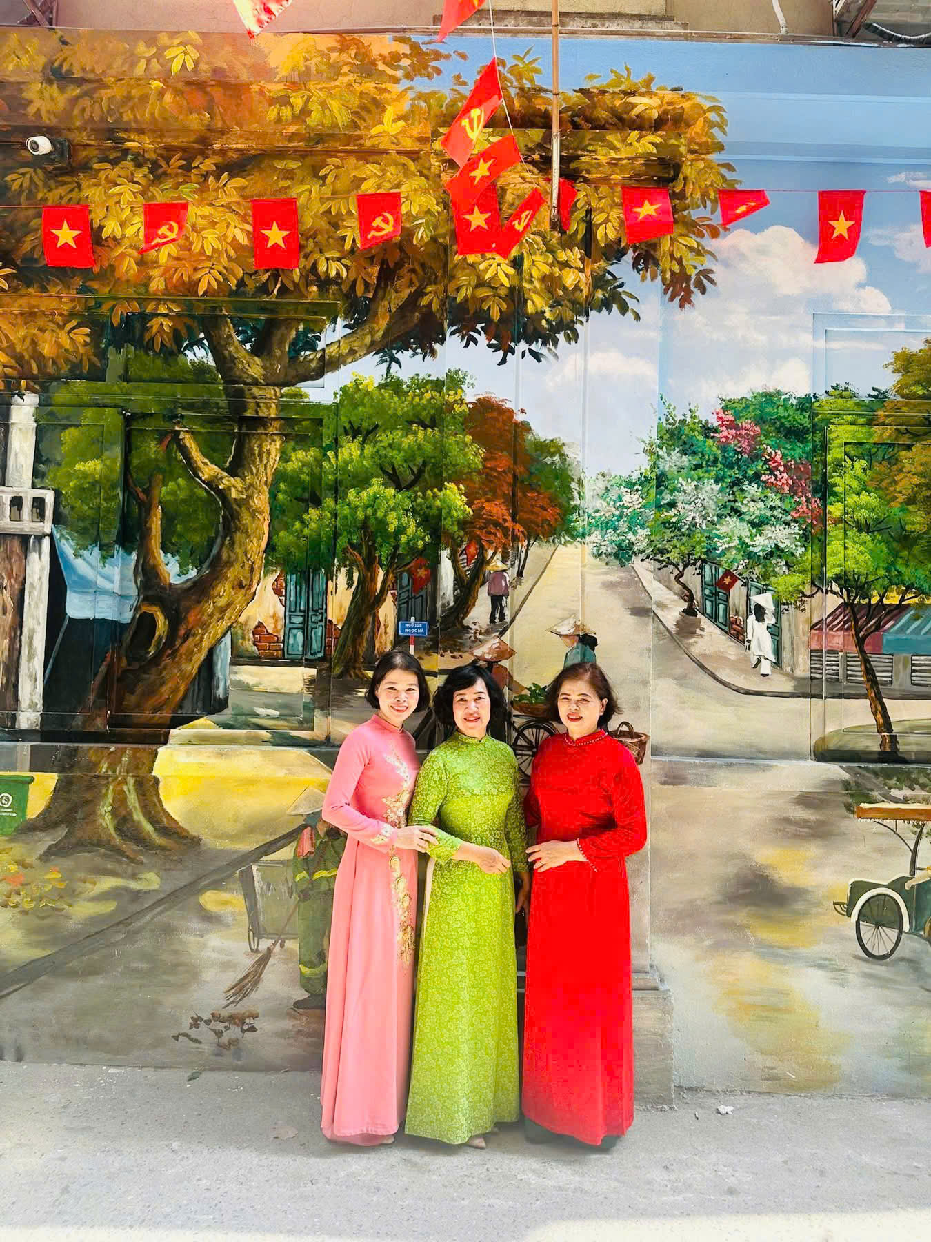 Ngọc Hà: Rực rỡ sắc cờ chào mừng Đại hội đại biểu Đảng bộ phường lần thứ I, nhiệm kỳ 2025-2030- Ảnh 17.