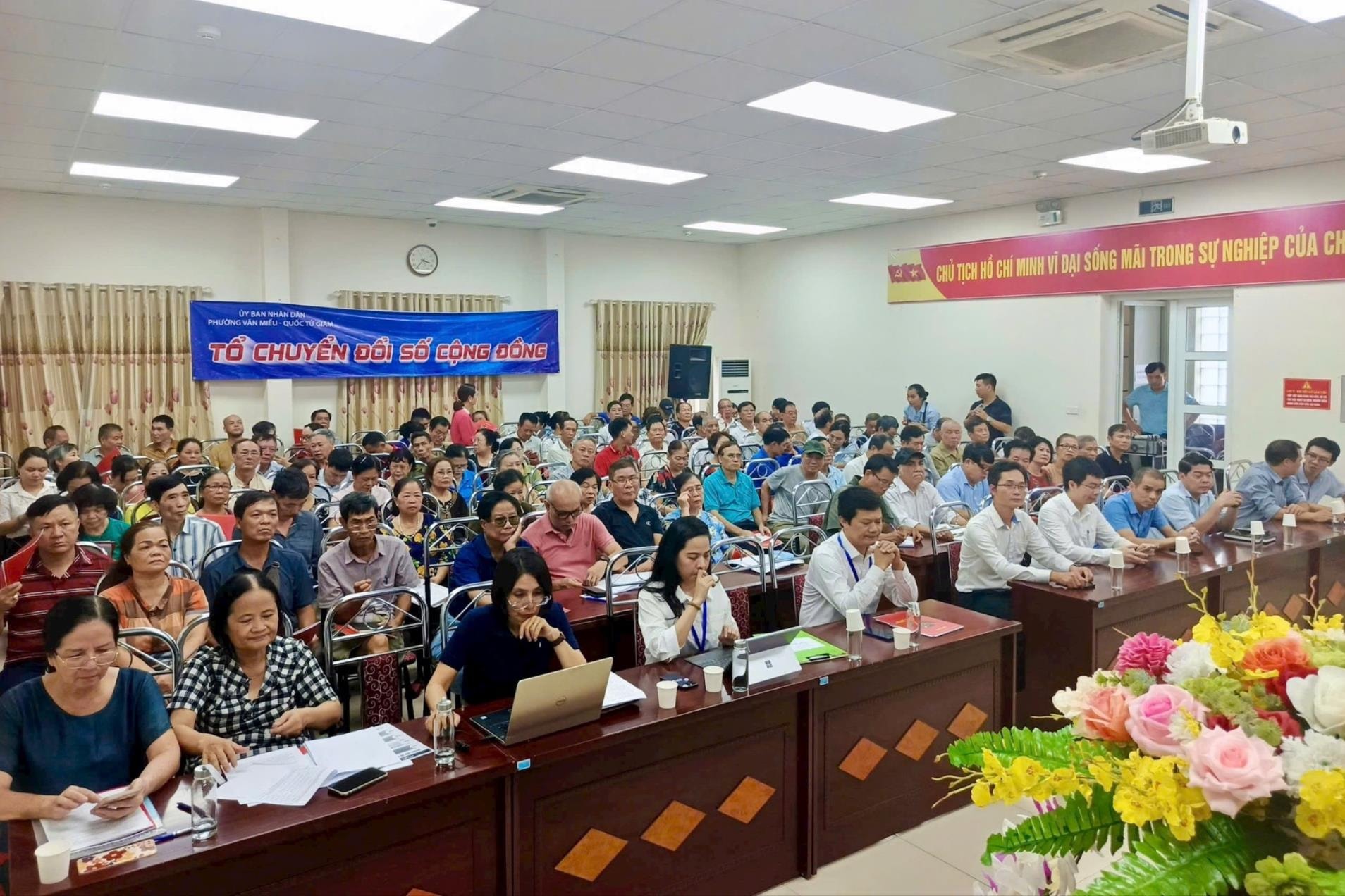 PHƯỜNG VĂN MIẾU- QUỐC TỬ GIÁM THÀNH LẬP 103 TỔ CHUYỂN ĐỔI SỐ CỘNG ĐỒNG - Ảnh 1.
