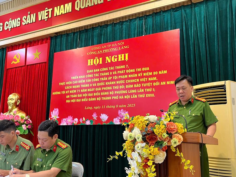 CÔNG AN PHƯỜNG LÁNG PHÁT ĐỘNG CAO ĐIỂM TẤN CÔNG, TRẤN ÁP TỘI PHẠM VÀ NÂNG CAO NĂNG LỰC LỰC LƯỢNG BẢO VỆ ANTT Ở CƠ SỞ- Ảnh 2.