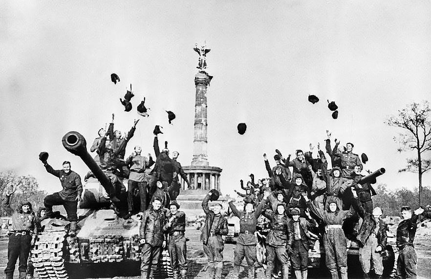 Kỷ niệm 80 năm Ngày Chiến thắng phát xít (9/5/1945 - 9/5/2025):Chiến thắng mang nhiều ý nghĩa với Cách mạng Việt Nam- Ảnh 1.