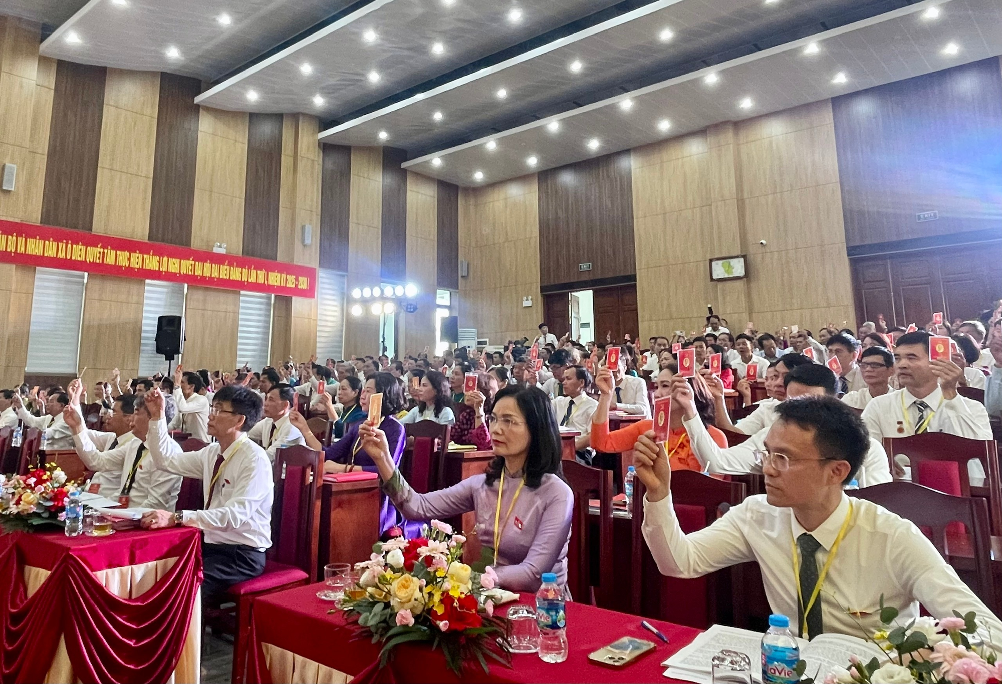 175 đảng viên dự phiên trù bị Đại hội Đại biểu Đảng bộ xã Ô Diên lần thứ nhất, nhiệm kỳ 2025 - 2030- Ảnh 2.