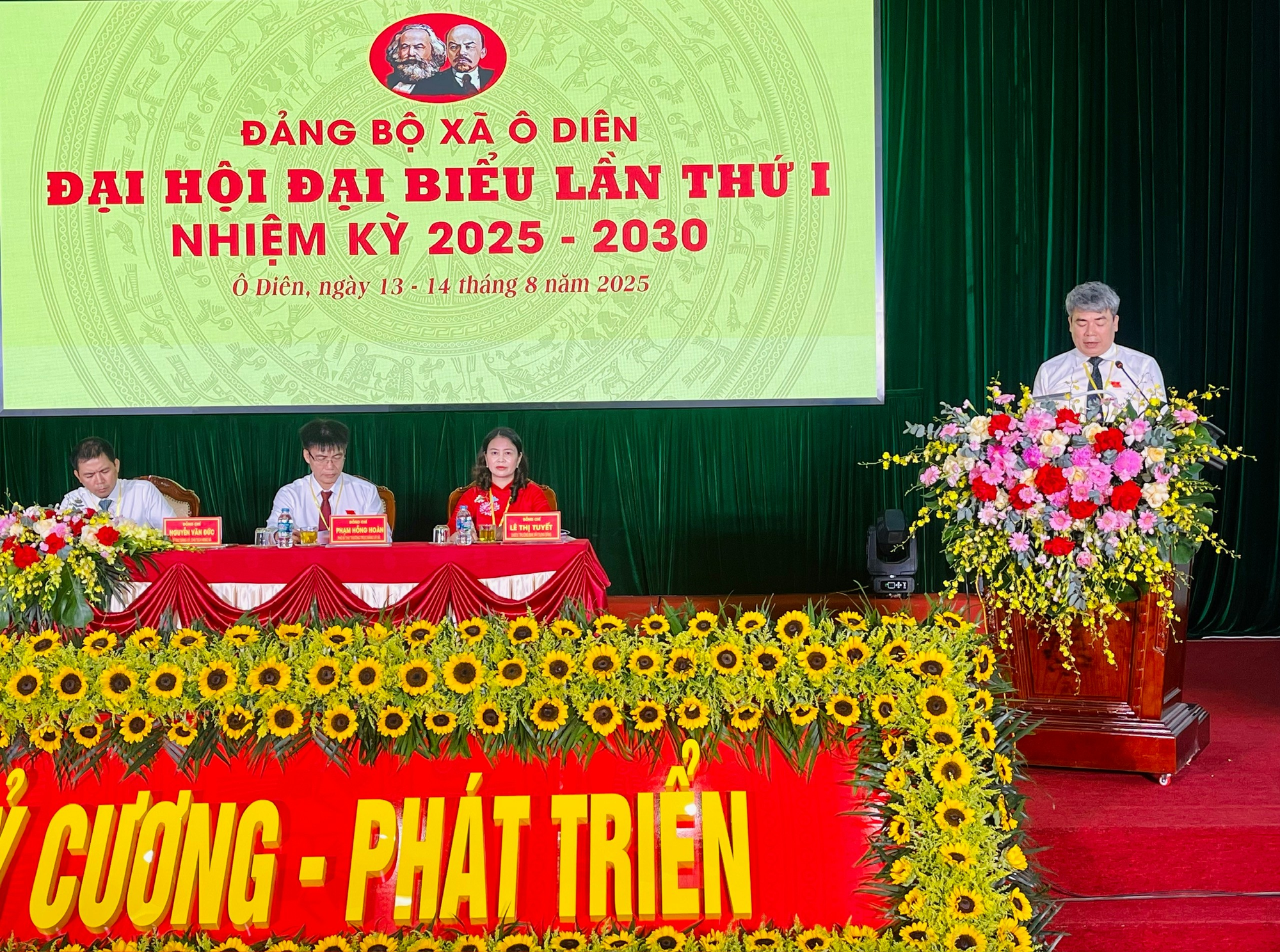 175 đảng viên dự phiên trù bị Đại hội Đại biểu Đảng bộ xã Ô Diên lần thứ nhất, nhiệm kỳ 2025 - 2030- Ảnh 4.
