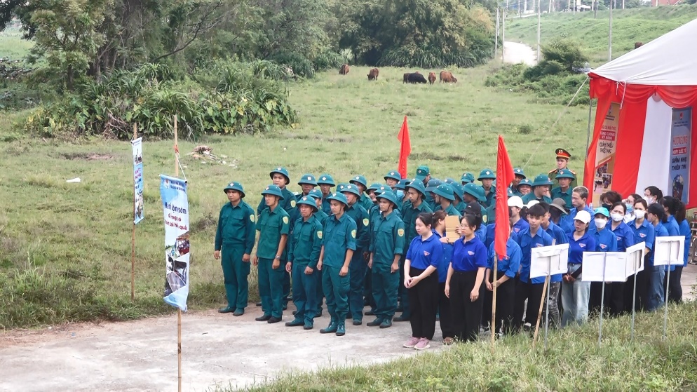 Quảng Oai chủ động diễn tập ứng phó thiên tai, bảo vệ an toàn đê điều- Ảnh 1.