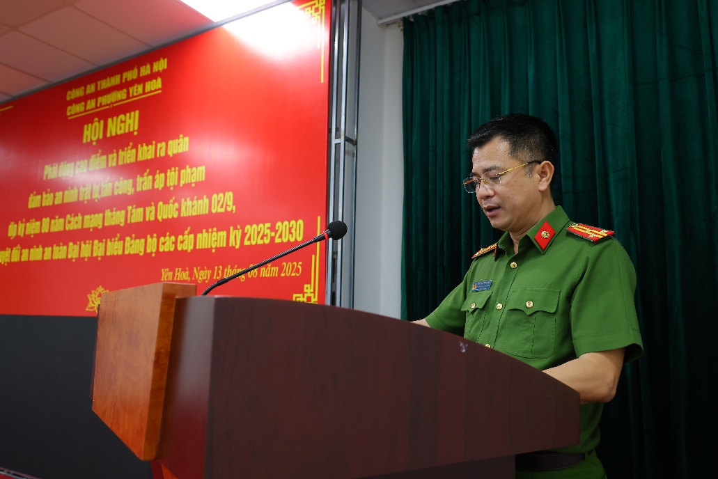 Công an phường Yên Hòa phát động cao điểm ra quân triển khai tấn công, trấn áp các loại tội phạm, đảm bảo an ninh, trật tự trên địa bàn.- Ảnh 3.