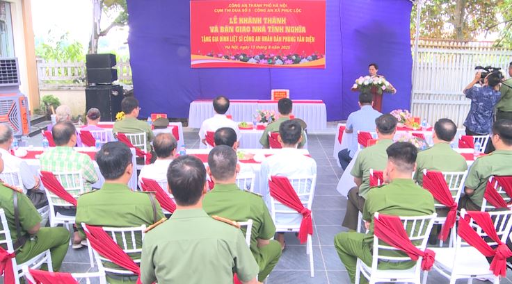 Lễ Khánh thành và bàn giao Nhà tình nghĩa cho thân nhân liệt sỹ Phùng Văn Diện tại xã Phúc Lộc- Ảnh 9.