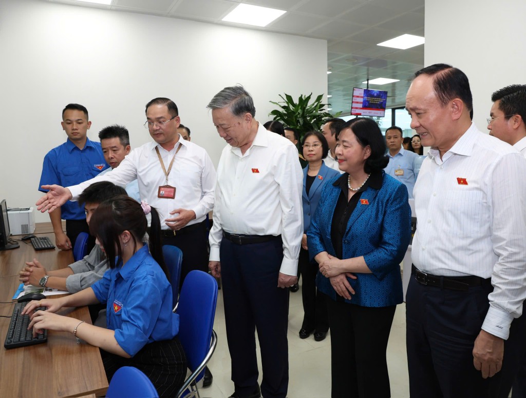 Tổng Bí thư Tô Lâm tiếp xúc cử tri Hà Nội- Ảnh 2.