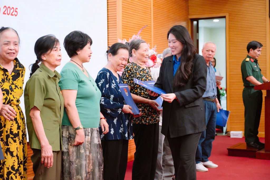Tuổi trẻ phường Đống Đa tri ân các gia đình chính sách- Ảnh 4.